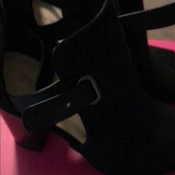 Heels - Picture 3 of 4